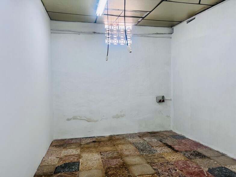 Nave en Elche en alquiler - Foto del edificio - Imagen 2 de 13