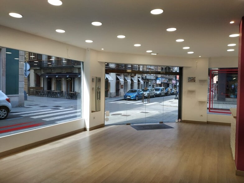 Calle Joaquín Fernández Acebal, 2, Gijón, Asturias en venta - Foto del edificio - Imagen 2 de 37