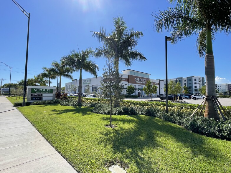 670 E Oakland Park Blvd, Oakland Park, FL en alquiler - Foto del edificio - Imagen 1 de 5