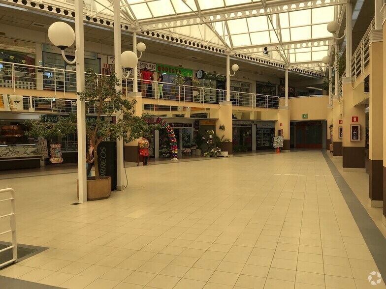 Avenida Atenas, 1 B, Las Rozas de Madrid, Madrid en alquiler - Foto del edificio - Imagen 3 de 5