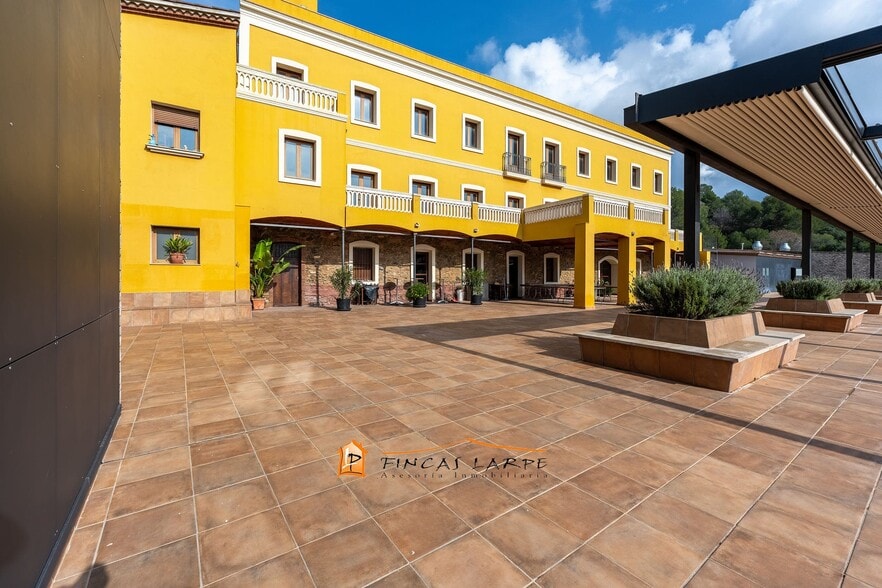 Local en Sant Feliu de Llobregat, Barcelona en alquiler - Foto del edificio - Imagen 2 de 4