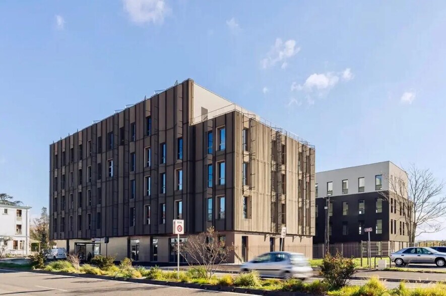 22 Avenue Jean Jaurès, Décines-Charpieu en venta - Foto del edificio - Imagen 2 de 4