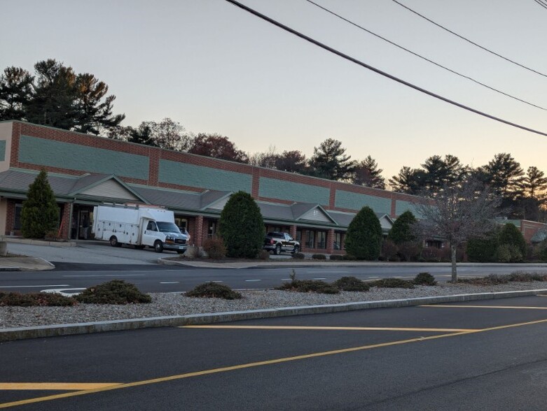 87 Centre Of New England Blvd, Coventry, RI en alquiler - Foto del edificio - Imagen 2 de 29