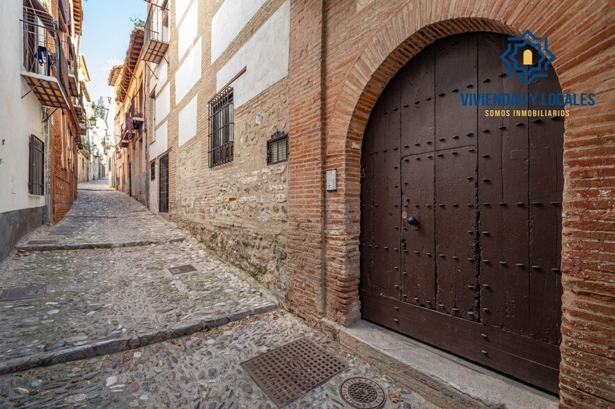 Calle Gumiel de San Pedro, 4, Granada, Granada en venta - Foto del edificio - Imagen 2 de 50