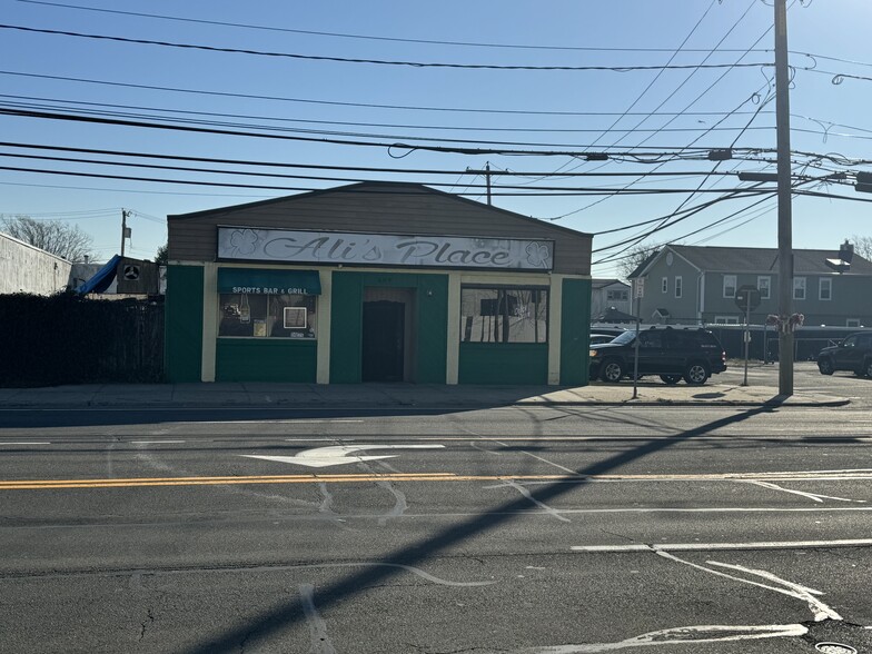 609 W Montauk Hwy, Lindenhurst, NY en venta - Foto del edificio - Imagen 3 de 17