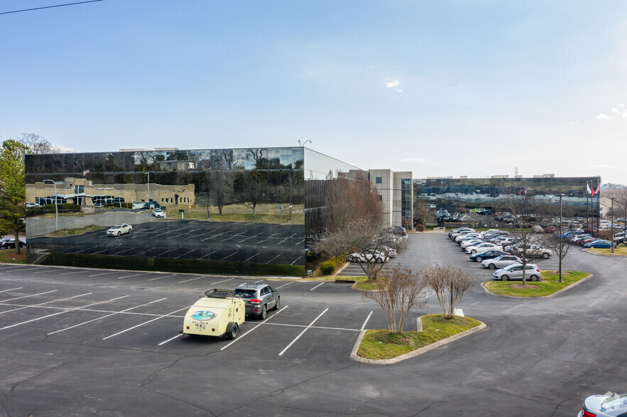 2451 Atrium Way, Nashville, TN en alquiler - Foto del edificio - Imagen 1 de 10