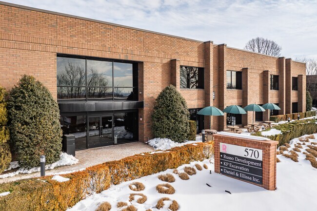 Más detalles de 570 Commerce Blvd, Carlstadt, NJ - Nave en alquiler