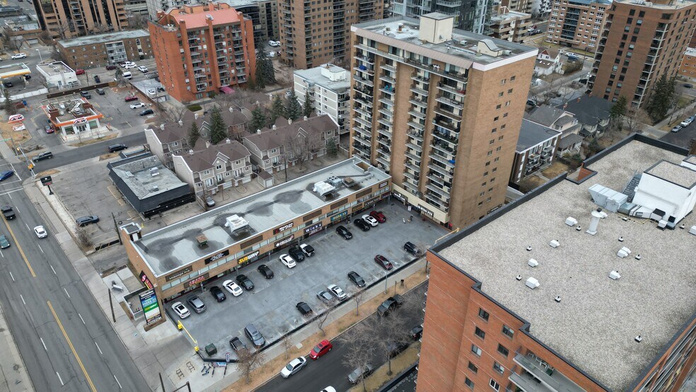 1330 15 Ave SW, Calgary, AB en alquiler - Foto del edificio - Imagen 3 de 14