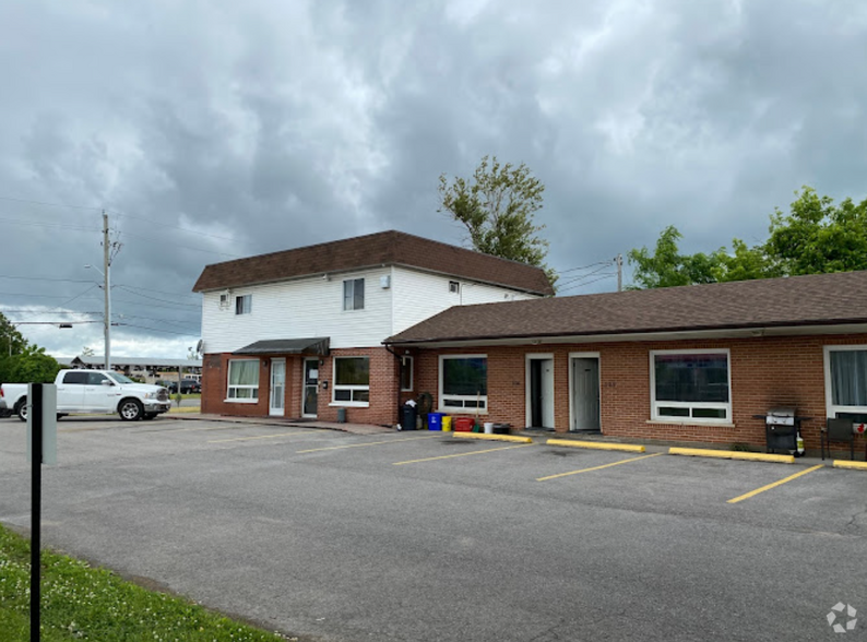 1144 Division St, Cobourg, ON en venta - Foto del edificio - Imagen 3 de 9