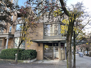 487 Davie St, Vancouver, BC en alquiler Foto del edificio- Imagen 2 de 10