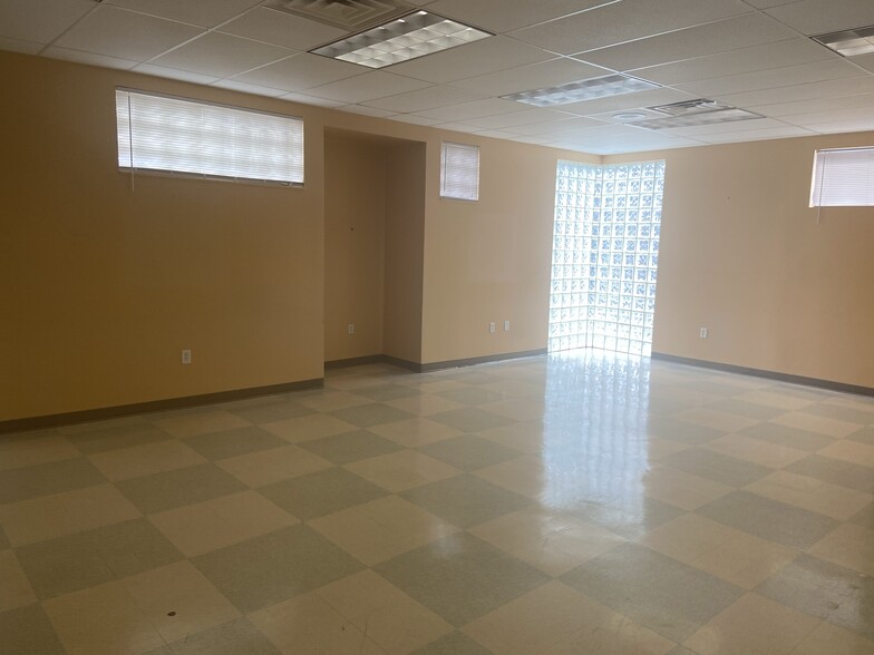 14517 Bruce B Downs Blvd, Tampa, FL en alquiler - Foto del interior - Imagen 3 de 21