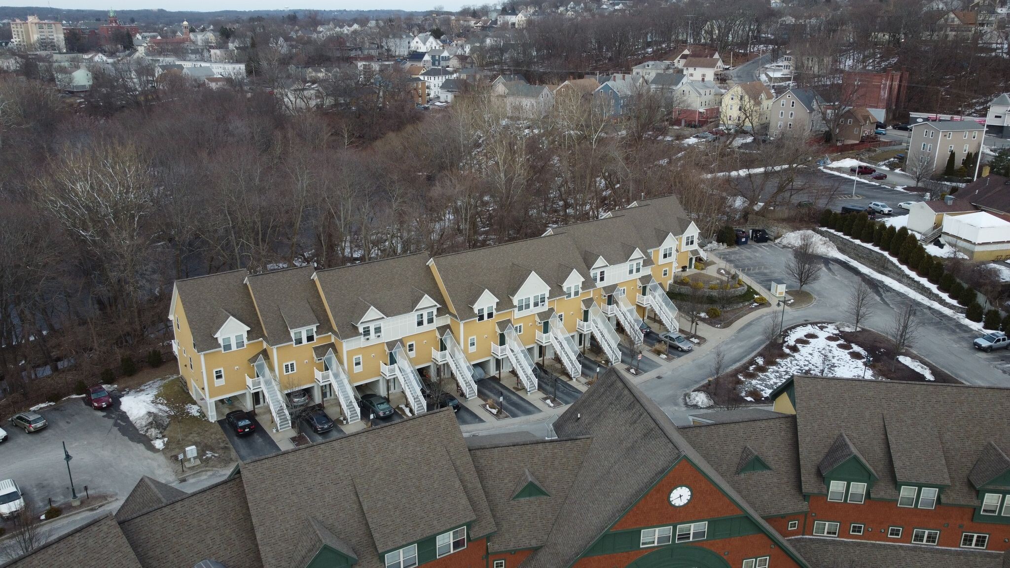 727 Front St, Woonsocket, RI en alquiler Foto del edificio- Imagen 1 de 7