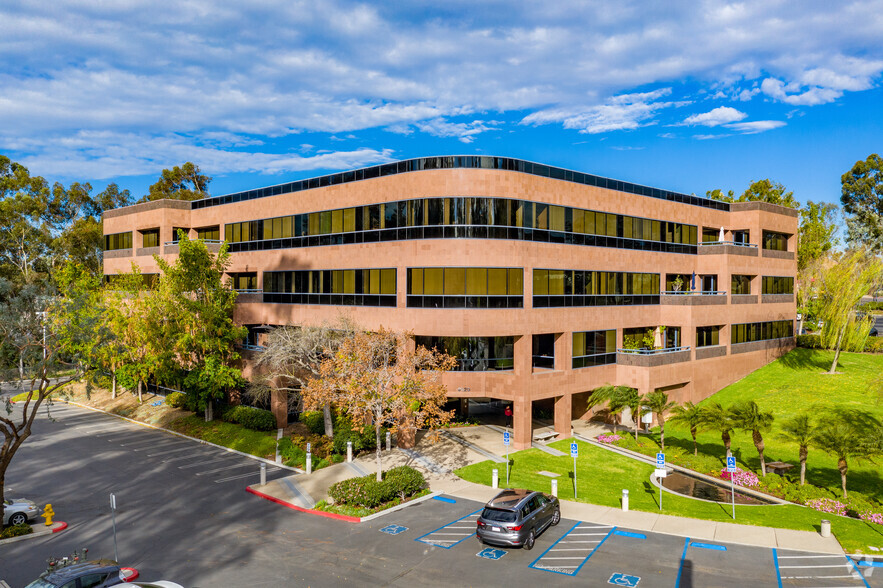 9820 Willow Creek Rd, San Diego, CA en alquiler - Foto del edificio - Imagen 1 de 13