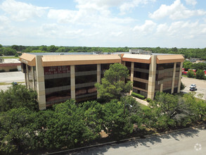 415 E Airport Fwy, Irving, TX - VISTA AÉREA  vista de mapa - Image1