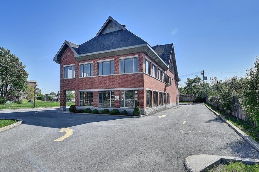 4080 Boul Des Sources, Dollard-des-Ormeaux, QC en venta - Foto del edificio - Imagen 2 de 3