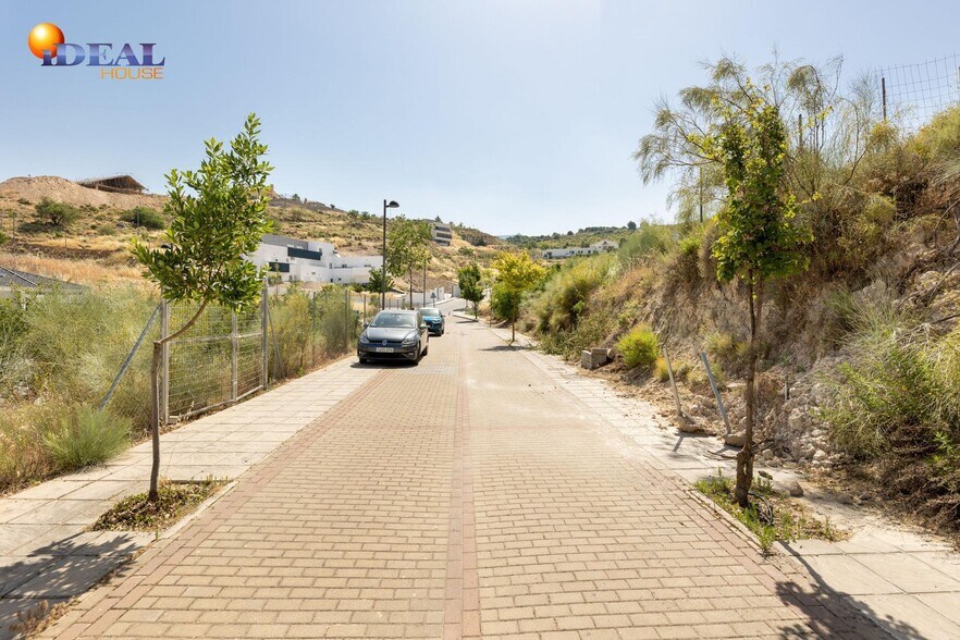 Calle Güevéjar, 14, La Zubia, Granada en venta - Foto del edificio - Imagen 2 de 15