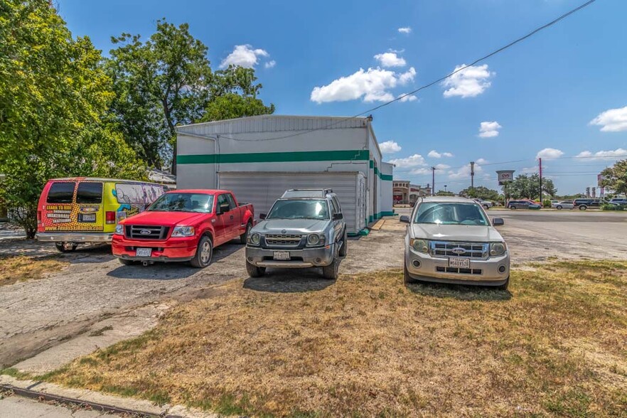 211 N Business Ih 35, New Braunfels, TX en venta - Foto del edificio - Imagen 2 de 20