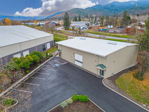 698 Tolman Creek Rd, Ashland, OR en alquiler Foto del edificio- Imagen 1 de 7