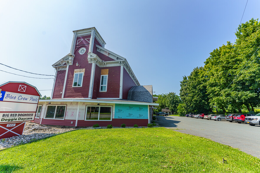 700 Columbia Tpke, East Greenbush, NY en alquiler - Foto del edificio - Imagen 1 de 13