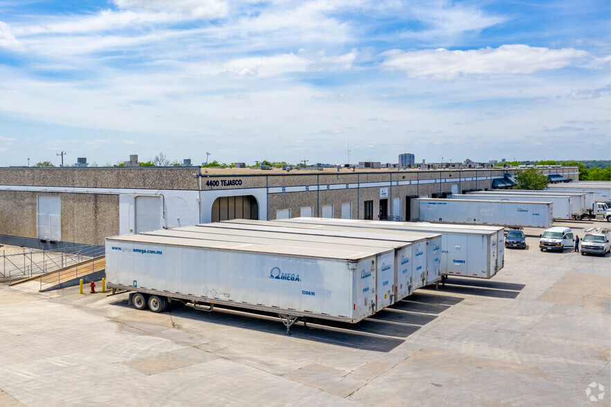 4400-4448 Tejasco, San Antonio, TX en alquiler - Foto del edificio - Imagen 2 de 6