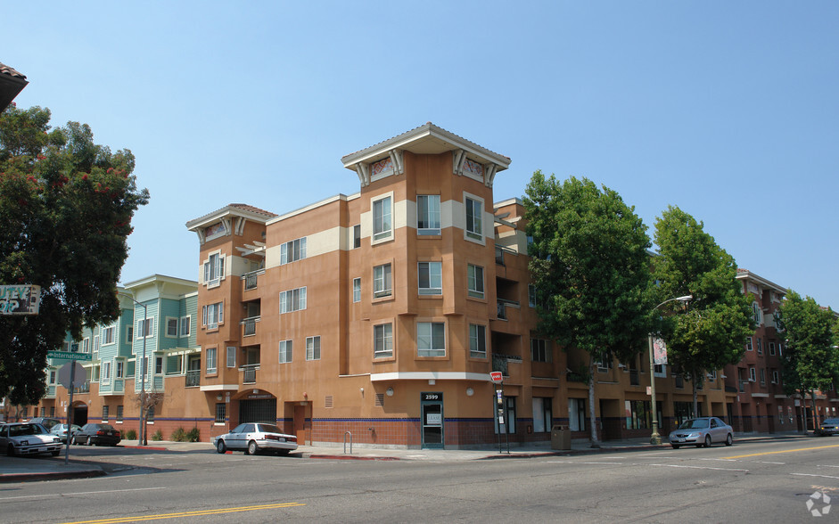 2501-2595 International Blvd, Oakland, CA en alquiler - Foto del edificio - Imagen 1 de 6