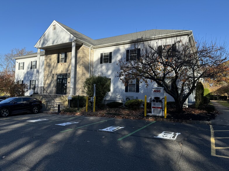 670 N Beers Bldg 3 St, Holmdel, NJ en alquiler - Foto del edificio - Imagen 1 de 2