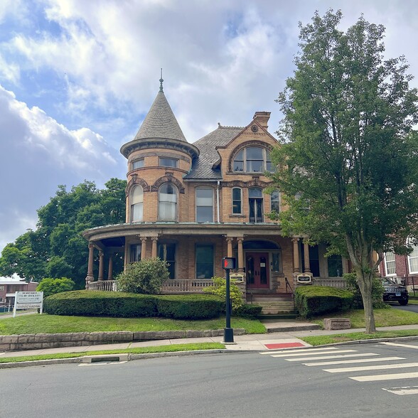 130 W Main St, New Britain, CT en alquiler - Foto del edificio - Imagen 1 de 7