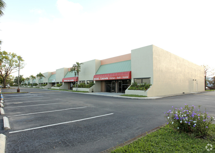 1800 N Powerline Rd, Pompano Beach, FL en alquiler - Foto principal - Imagen 2 de 13