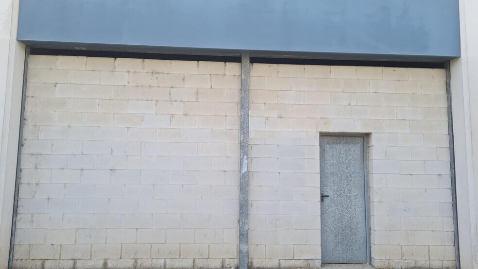 Local en Dos Hermanas, Sevilla en venta - Foto del edificio - Imagen 2 de 5