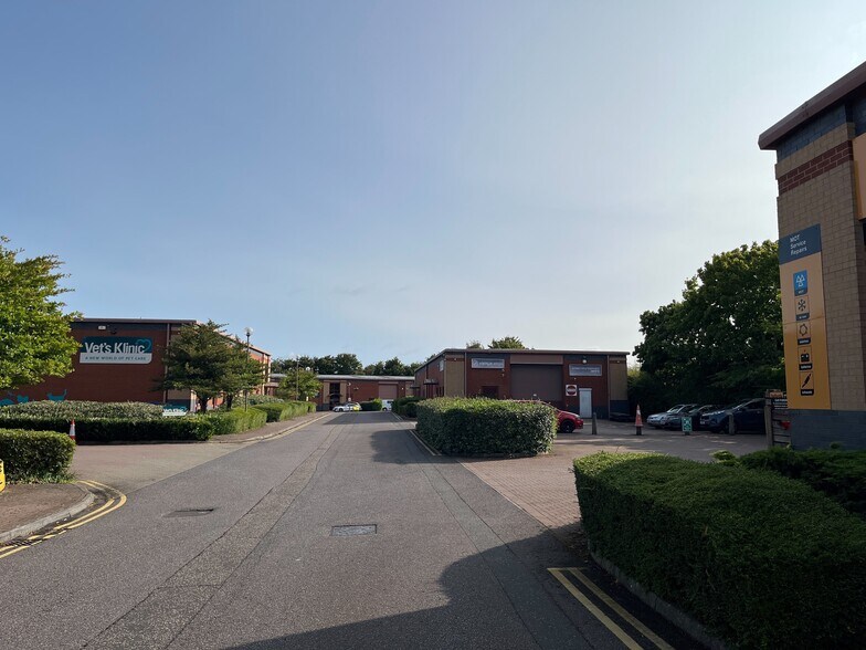 Paddington Dr, Swindon en alquiler - Foto del edificio - Imagen 3 de 4