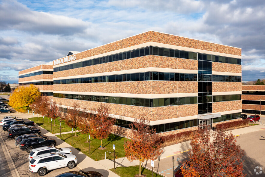 1135 W University Dr, Rochester Hills, MI en alquiler - Foto del edificio - Imagen 1 de 10