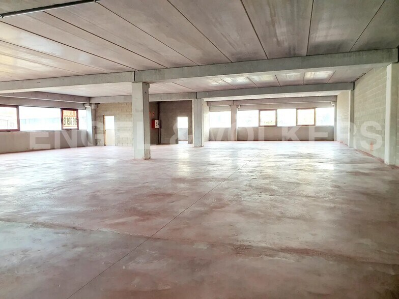 Nave en Badalona, Barcelona en venta - Foto del interior - Imagen 3 de 5