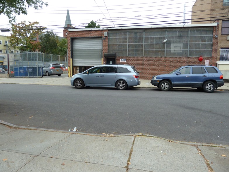 37-08 Greenpoint Ave, Long Island City, NY en alquiler - Foto del edificio - Imagen 2 de 8