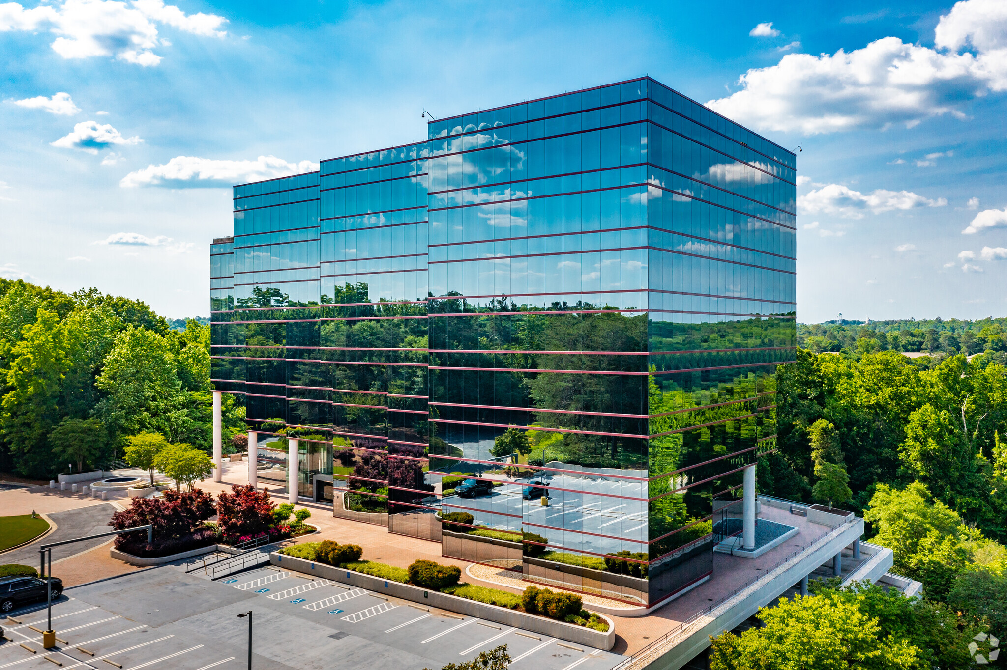 9040 Roswell Rd, Atlanta, GA en alquiler Foto del edificio- Imagen 1 de 13