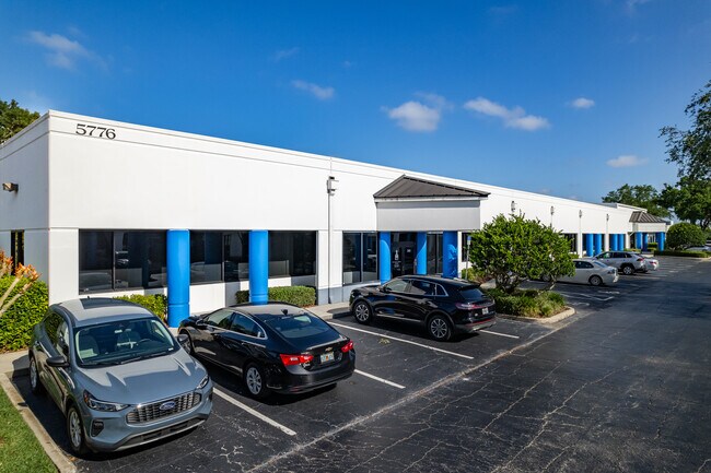 Más detalles de 5776 Hoffner Ave, Orlando, FL - Oficina, flex en alquiler