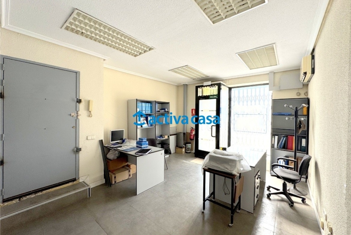 Madrid, MAD 28005 - - - Foto del interior - Image 2 of 15