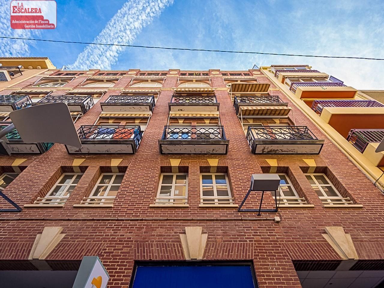 Carrer de Tomàs Ortuño, 6, Benidorm, Alicante en venta Foto principal- Imagen 1 de 2