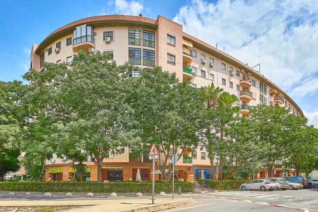 Más detalles de Avenida de las Ciencias, 10, SEVILLA - Local en venta