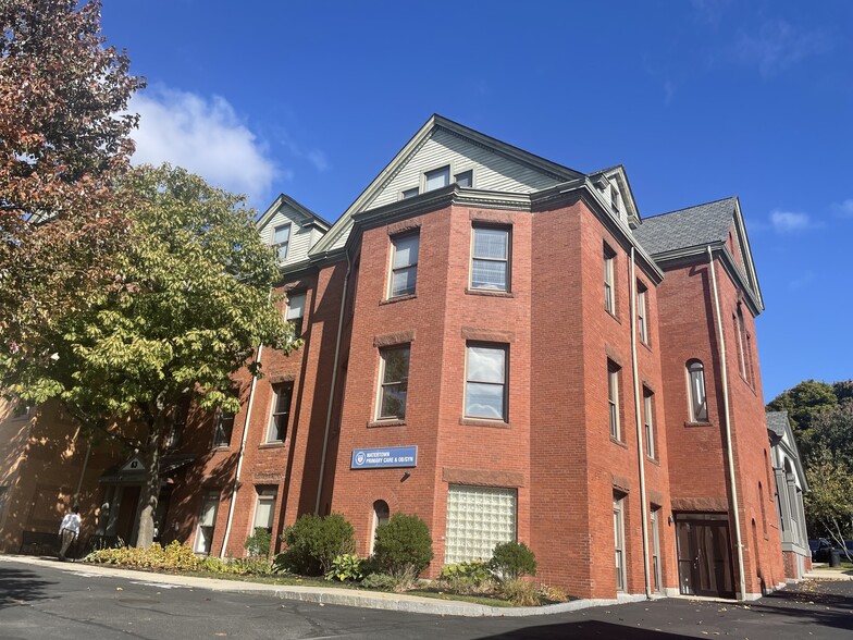 63 Pleasant St, Watertown, MA en alquiler - Foto del edificio - Imagen 2 de 6