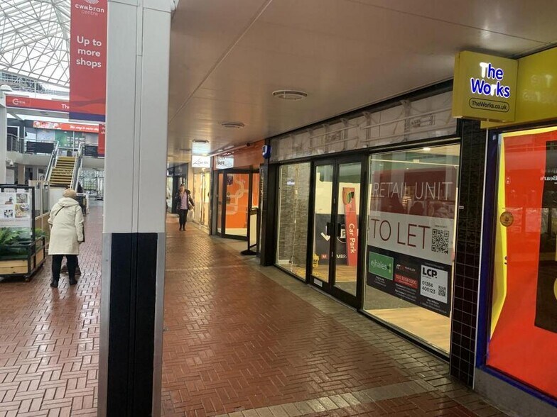 2-4 Monmouth Walk, Cwmbran en alquiler - Foto del edificio - Imagen 2 de 8