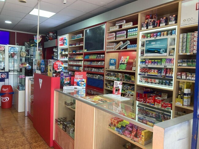 Más detalles de Avenida José Mesa y López, 80, Las Palmas de Gran Canaria - Local en venta