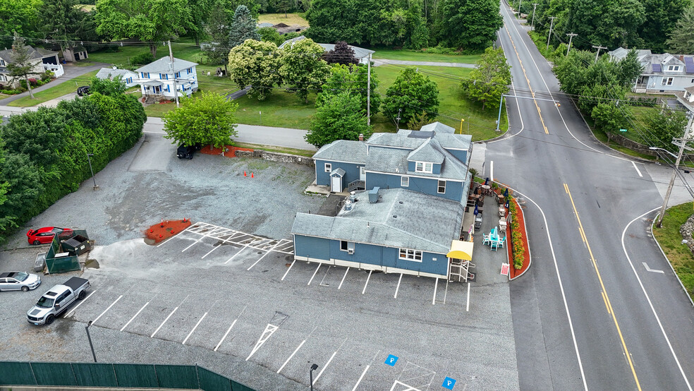 569 Winthrop St, Rehoboth, MA en venta - Foto del edificio - Imagen 3 de 62