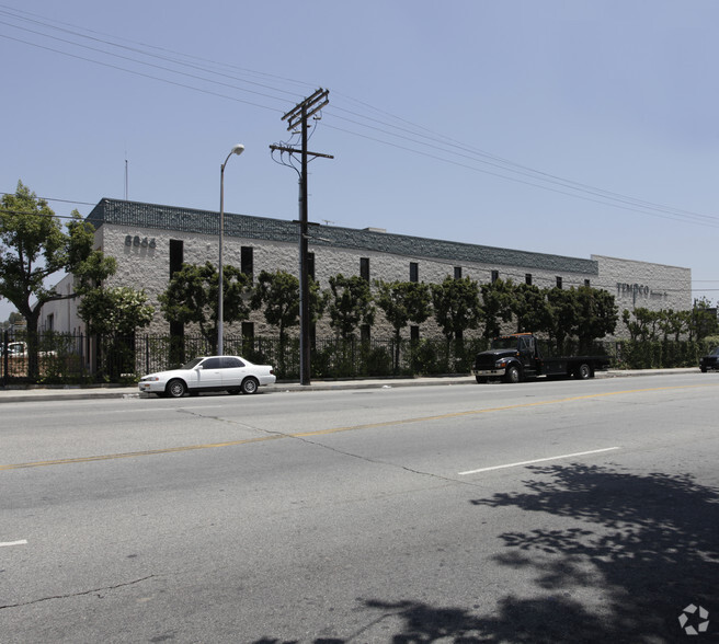 8866 Laurel Canyon Blvd, Sun Valley, CA en alquiler - Foto del edificio - Imagen 3 de 3