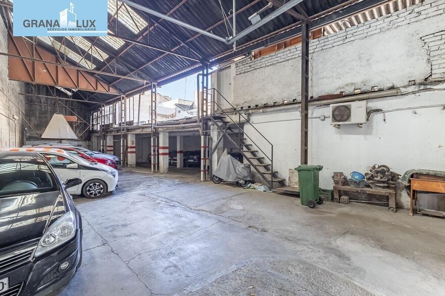 Calle Comendadoras de Santiago, Granada, Granada en venta - Foto del edificio - Imagen 2 de 8