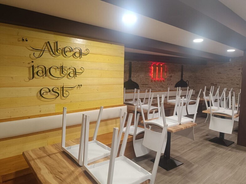 Local en Santiago de Compostela, La Coruna en venta - Foto del edificio - Imagen 2 de 69