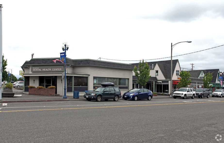 12 N Tacoma Ave N, Tacoma, WA en alquiler - Foto del edificio - Imagen 2 de 5