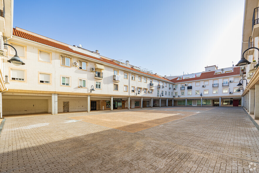 Ronda De Santa Susana, 4, Torres de la Alameda, Madrid en alquiler - Foto del edificio - Imagen 3 de 3