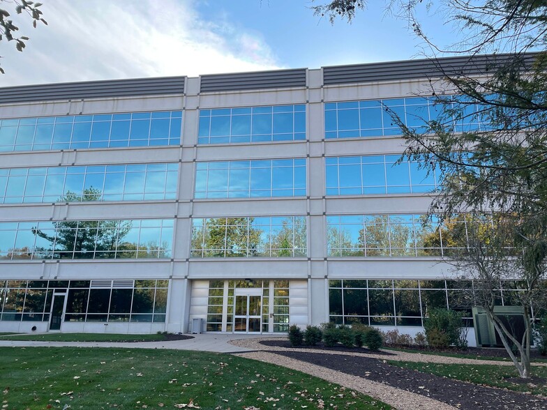 13800 Coppermine Rd, Herndon, VA en alquiler - Foto del edificio - Imagen 3 de 15