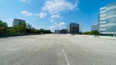 55 Commerce Valley Dr W, Markham, ON en alquiler Foto del interior- Imagen 2 de 3