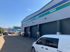 Cobham Way, Crawley en alquiler Foto del edificio- Imagen 2 de 3